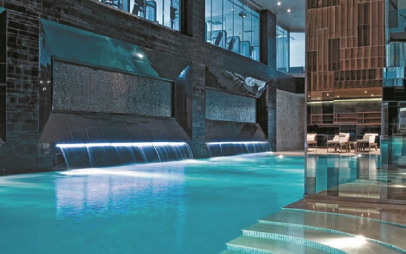 Bayraktar /Crown Plaza İstanbul - Asia Otel ve Viaport Alışveriş Merkezi Projeleri - İSTANBUL